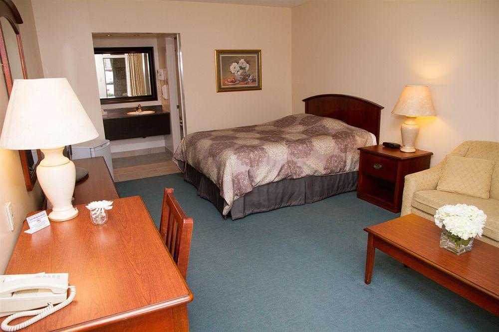 Rideau Heights Bed & Breakfast 2*