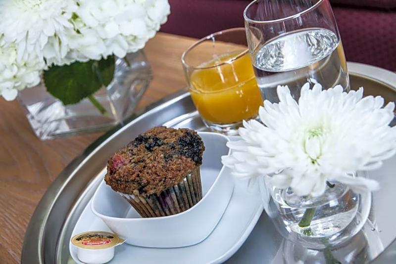 Couette-café Rideau Heights 2*